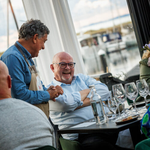 En lugn lunchrestaurang vid kajen i Helsingör